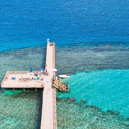 Hotel Tropitel Sahl Hasheesh Hurghada Exterior foto Aerial view of the pier at the island of Culebra