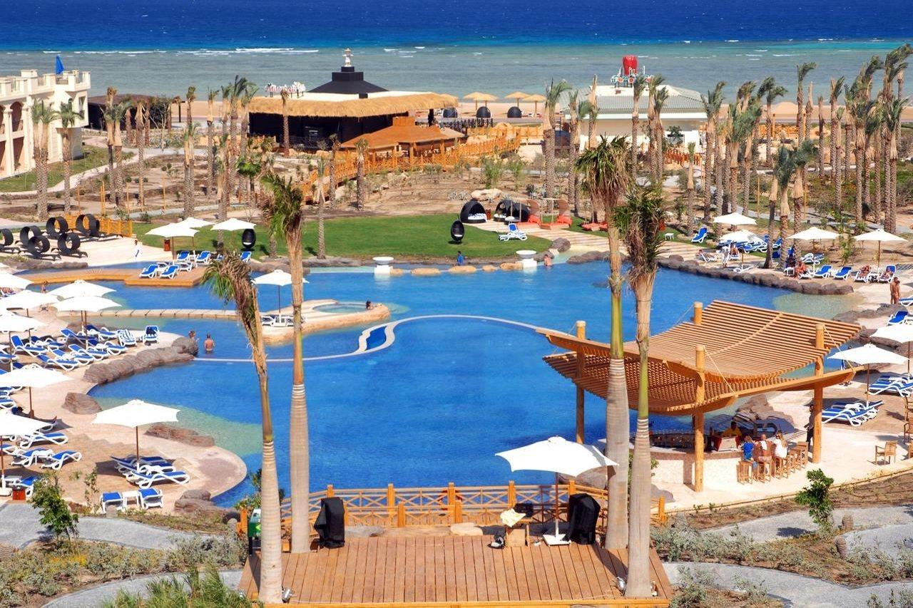 Hotel Tropitel Sahl Hasheesh Hurghada Exterior foto View of the resort