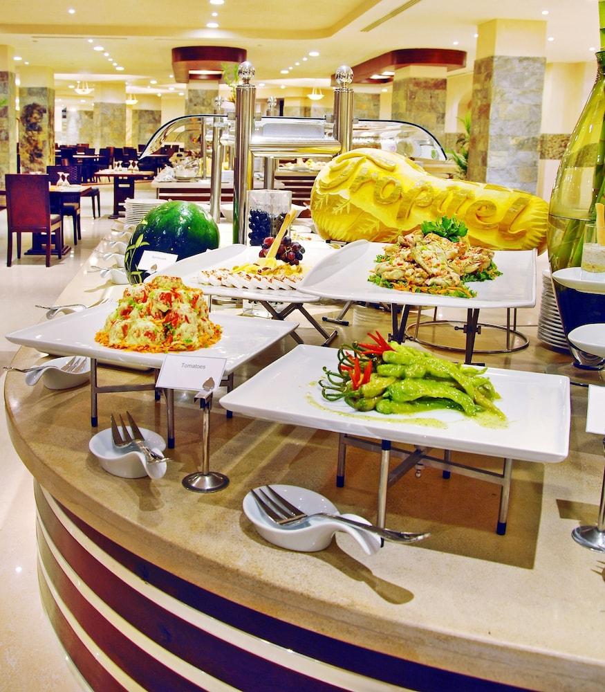 Hotel Tropitel Sahl Hasheesh Hurghada Exterior foto A salad bar