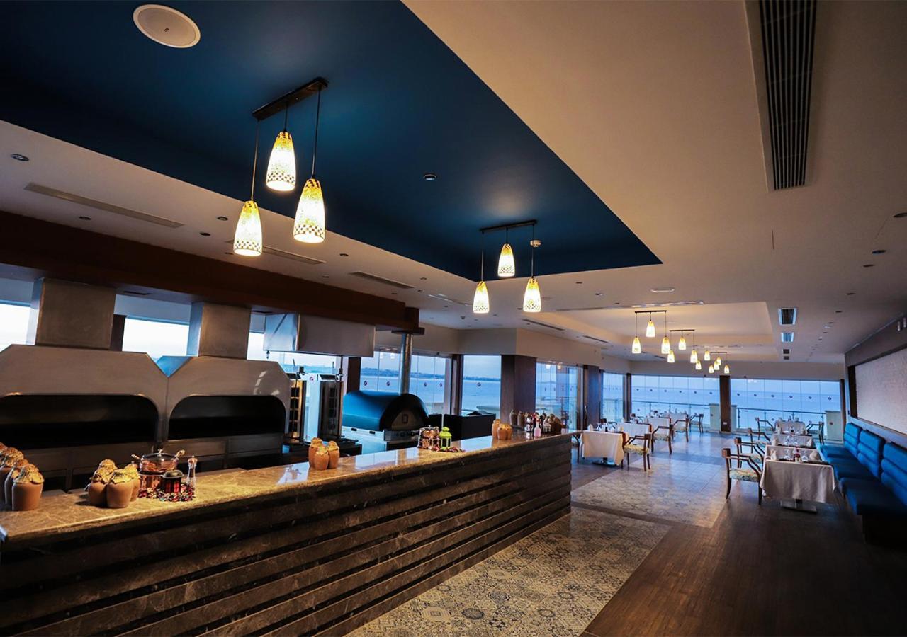 Hotel Tropitel Sahl Hasheesh Hurghada Exterior foto The lounge at the airport